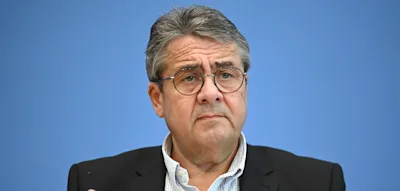 Deutsche &bdquo;d&uuml;rfen nicht l&auml;nger die finanzpolitischen Taliban in Europa spielen&ldquo;, sagt Gabriel