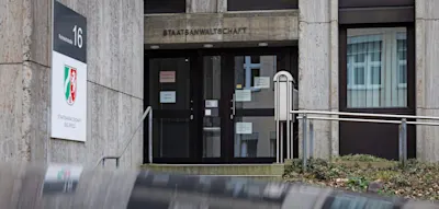 Mitarbeiter soll Aufenthaltstitel verkauft haben &ndash; Korruptionsverdacht in Beh&ouml;rde weitet sich aus