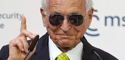 Ischinger macht auf Macron und erntet mit Sonnenbrille Gel&auml;chter