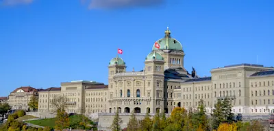 Schweiz stimmt &uuml;ber Bev&ouml;lkerungsobergrenze ab &ndash; Scharfe Kritik an &bdquo;radikaler Chaos-Initiative&ldquo;