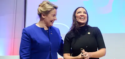 Wie Amerikas linke Galionsfigur Berliner Studenten Nachhilfe in Demokratie erteilt