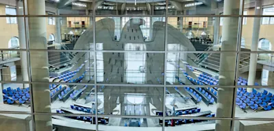 &Uuml;berkreuz-Anstellungen im Bundestag &ndash; Bericht &uuml;ber drei F&auml;lle bei der CDU