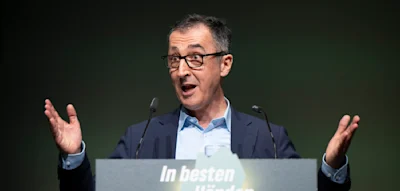 Umfrage-Schock f&uuml;r CDU &ndash; Gr&uuml;ne machen gro&szlig;en Sprung und liegen nur noch hauchzart hinten