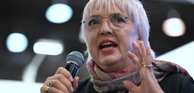 &bdquo;Steht sinnbildlich f&uuml;r seinen politischen Ansatz&ldquo; &ndash; Roth attackiert Weimer zu Berlinale-Vorgehen