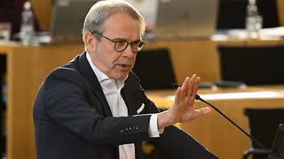 Maier: "Das Regime steht mit dem R&uuml;cken zur Wand"