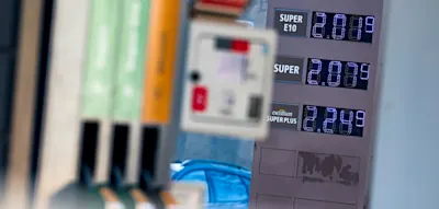 Tankstellen erwarten Spritpreise von &bdquo;2,50 Euro oder sogar mehr&ldquo; &ndash; Klingbeil sieht Preistreiberei