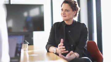 Katrin Adt: "Mit einem Dacia parkt man heute vor dem Restaurant &ndash; und nicht mehr dahinter"