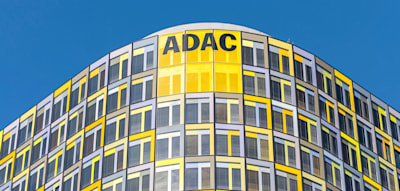 Verbrenner oder E-Autos? Antrag auf &bdquo;wertfreie Betrachtung&ldquo; durch ADAC scheitert