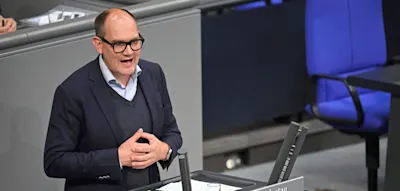 Gr&uuml;nen-Politiker fordert h&ouml;here Steuern auf Alkohol, Tabak und Zucker