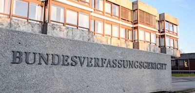 FDP-Politiker reichen Verfassungsbeschwerde gegen &bdquo;Sonderverm&ouml;gen&ldquo; ein