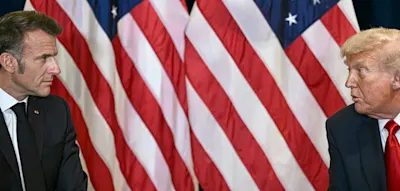 &bdquo;Seine Frau behandelt ihn extrem schlecht&ldquo; &ndash; Trump spottet wieder &uuml;ber Macron