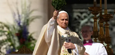 &bdquo;Wer Waffen in der Hand h&auml;lt, lege sie nieder!&ldquo; &ndash; Papst mahnt zu Frieden und spendet Urbi et Orbi