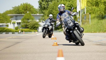 ADAC und BMW erneuern Sicherheits-Kooperation: Gemeinsames Engagement f&uuml;r weniger Motorrad-Unf&auml;lle