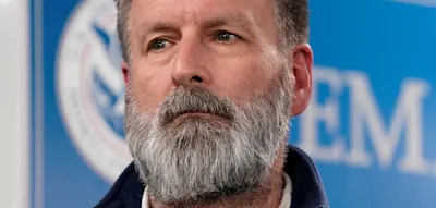 Hoher US-Beamter behauptet, meilenweit teleportiert worden zu sein, und erntet Spott