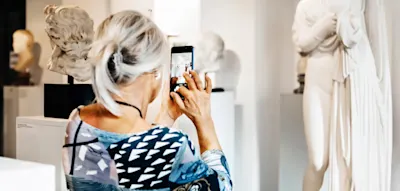 Handyfotos in Ausstellungen sollten verboten werden