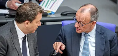 Klingbeil pochte auf &Uuml;bergewinnsteuer, dann ging Merz in die Luft