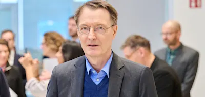 &bdquo;Damit trainieren Sie alle gro&szlig;en Muskelgruppen&ldquo; &ndash; Lauterbach gibt Sporttipps im &bdquo;Spiegel&ldquo;