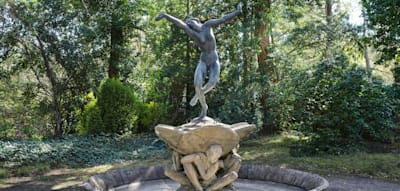 Jetzt braucht der T&auml;nzerinnenbrunnen nur noch einen K&auml;ufer