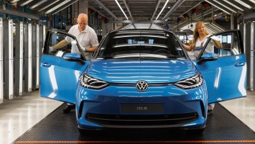 Deutschlands h&auml;ufigstes E-Auto: VW st&ouml;&szlig;t Tesla vom Thron