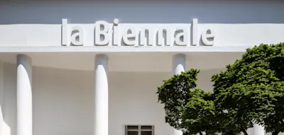 Kurz vor Er&ouml;ffnung &ndash; Jury der Kunstbiennale tritt geschlossen zur&uuml;ck