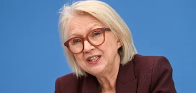 &bdquo;Man kann, auch ohne zu fliegen, sch&ouml;nen Urlaub machen&ldquo; &ndash; Schnitzer gegen subventionierte Flugreisen