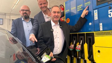 HVO100-Aktion: Aiwanger setzt auf klimafreundliche Diesel-Alternative