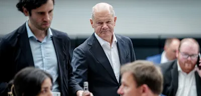 Pl&ouml;tzlich meldet sich Scholz zu Wort und spricht &uuml;ber die Brandmauer