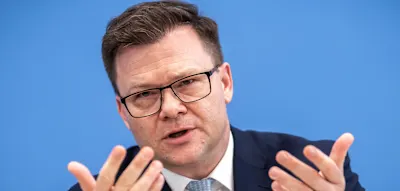 &bdquo;Nicht Vorschlag der Bundesregierung&ldquo; &ndash; Schneider stellt sich gegen Reiches Energie-Reform
