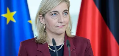 Ministerin Warken will h&ouml;here Einkommen bei Pflegeversicherung st&auml;rker belasten