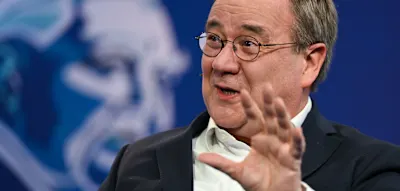 Laschet kritisiert &bdquo;Selbstentm&uuml;ndigung Europas&ldquo;