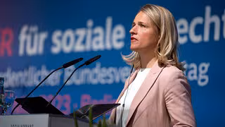 VDK-Pr&auml;sidentin sieht geplante Pflegereform skeptisch