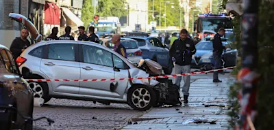 &bdquo;Wahnsinniger Vorfall&ldquo; &ndash; Mann rast mit Auto in Menschenmenge, acht Verletzte