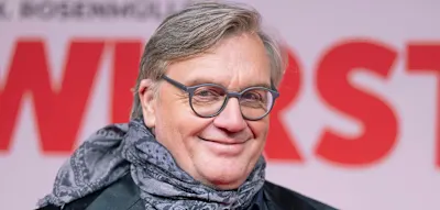 Hape Kerkeling spricht im Th&uuml;ringer Landtag zu AfD-Verbot &ndash; auch Lawrow soll sich &auml;u&szlig;ern