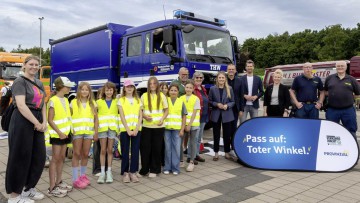 Aktion "Pass auf: toter Winkel&ldquo;: Provinzial und Landesverkehrswacht warnen vor untersch&auml;tzter Gefahr