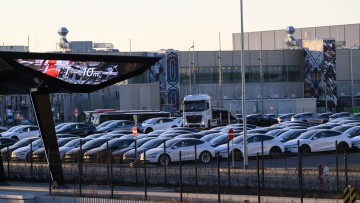 Giga Factory: Tesla stellt erste 1.000 Mitarbeiter in Gr&uuml;nheide neu ein