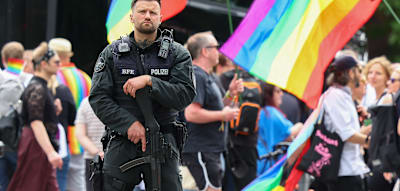 Tausende feiern CSD trotz erh&ouml;hter Sicherheitslage in Hamburg