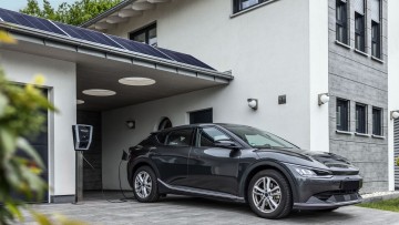 Aktionsplan zur beschleunigten Elektrifizierung: EU macht E-Autos zu Netzhelfern