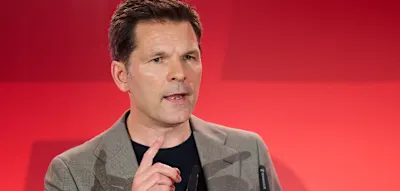 &bdquo;Macht mich wahnsinnig&ldquo;, sagt der Berliner SPD-Spitzenkandidat &uuml;ber die Bundes-SPD