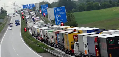 Erstes Bundesland setzt Sonntagsfahrverbot f&uuml;r Lkw au&szlig;er Kraft