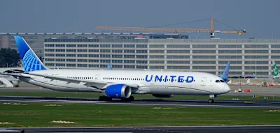 Riss in Windschutzscheibe &ndash; Boeing-Dreamliner muss auf dem Weg nach M&uuml;nchen umkehren und notlanden