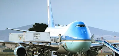 Im Catering-Container versteckt &ndash; Trump best&auml;tigt heimlichen Flugzeugwechsel