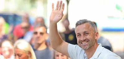 Mitglieder der Freiwilligen Feuerwehr besuchen AfD-Stand mit Siegmund &ndash; B&uuml;rgermeister &bdquo;fassungslos&ldquo;