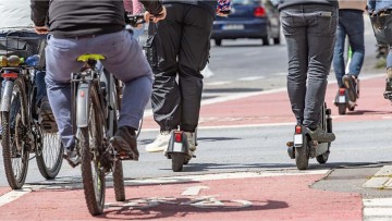 Leihscooter: Hauptproblem R&uuml;cksichtslosigkeit und hohe Schadenquote