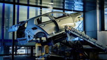 Deindustrialisierung oder Strukturwandel?: Weniger Deutsche bauen Autos