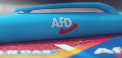 Schulen verbieten AfD-Kugelschreiber als &bdquo;Propagandamittel verfassungsfeindlicher Organisationen&ldquo;