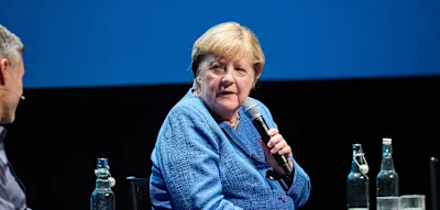 Die AfD schaffe es, &bdquo;alle unsere Gespr&auml;che zu bestimmen&ldquo;, sagt Angela Merkel