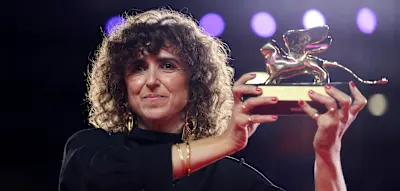 Goldener L&ouml;we f&uuml;r May El-Toukhy &ndash; Regisseurin gewinnt mit &bdquo;Woman Unknown&ldquo;