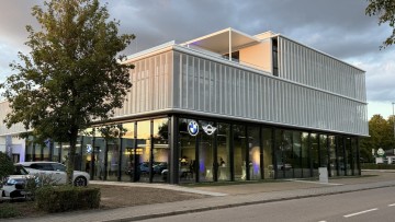BMW-H&auml;ndler Hofmann: Neues Headquarter als B&uuml;hne f&uuml;r Automobile