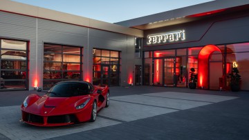 Ferrari w&auml;chst in Mannheim: Autohaus Ulrich er&ouml;ffnet neuen Standort