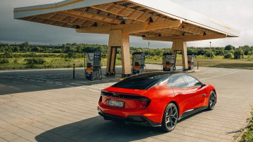 Bilanz der gr&ouml;&szlig;ten Anbieter: Auslastung von Lades&auml;ulen f&uuml;r E-Autos nimmt zu